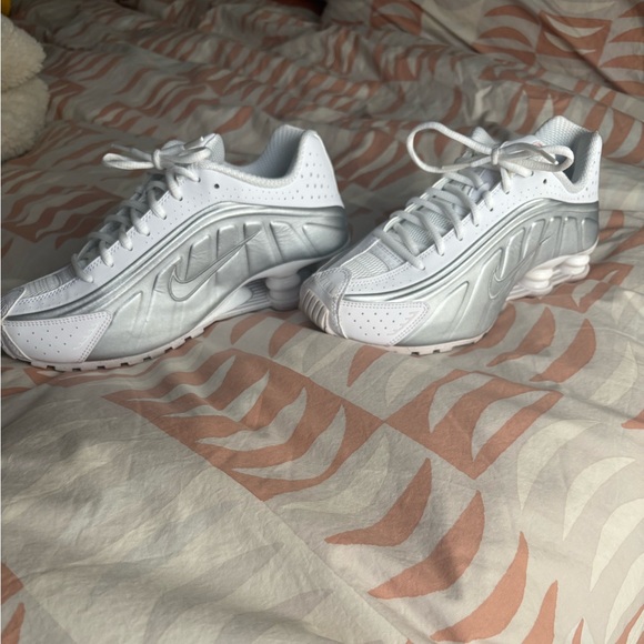 Nike Shoes - Nike White and Silver Women's Running Sneakers SHOX R4